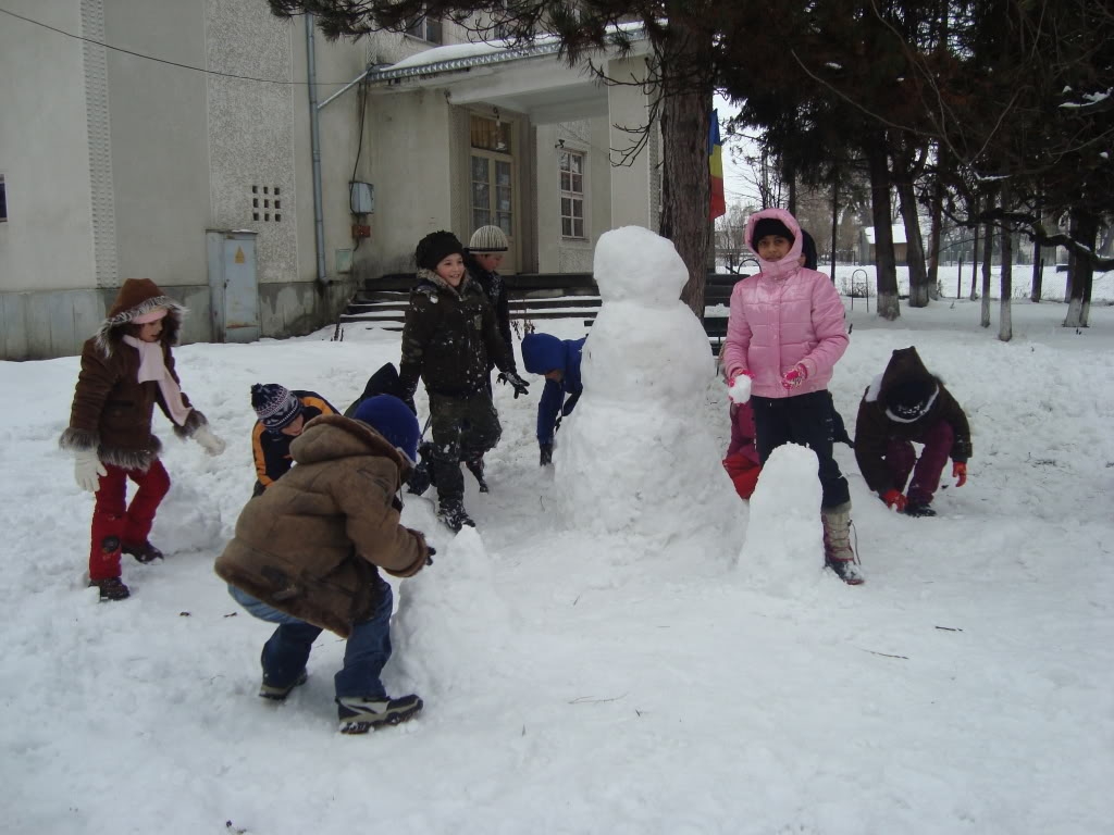 VACANȚĂ PRELUNGITĂ până luni în judeţ. În municipiul Galaţi se învaţă
