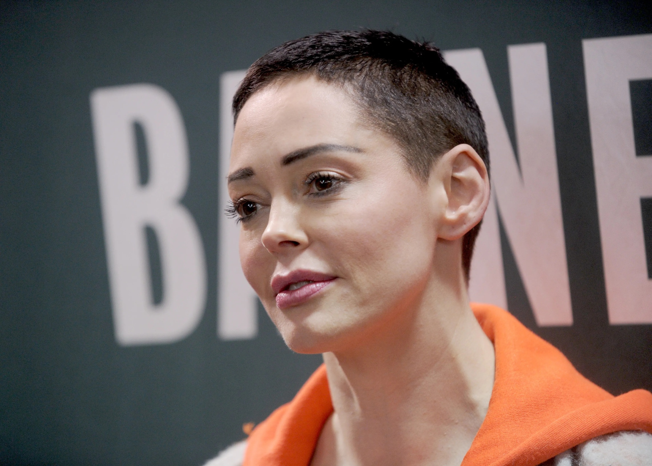 Actrița Rose McGowan revine din exilul autoimpus