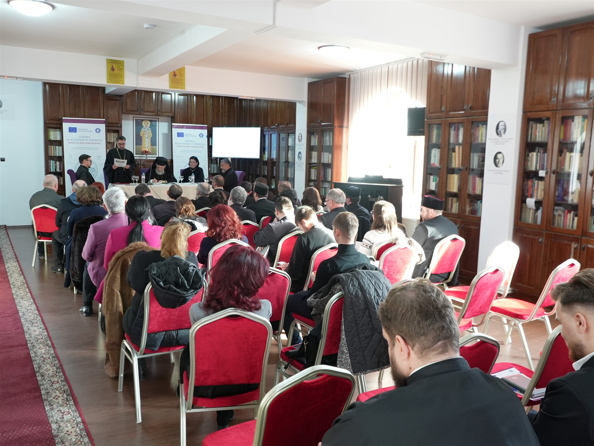 Peste 300 de copii vor beneficia de activităţi educative