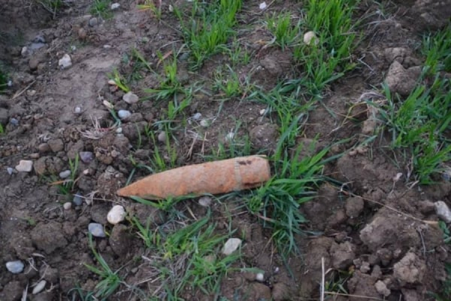 Bombă neexplodată, recuperată de specialişti
