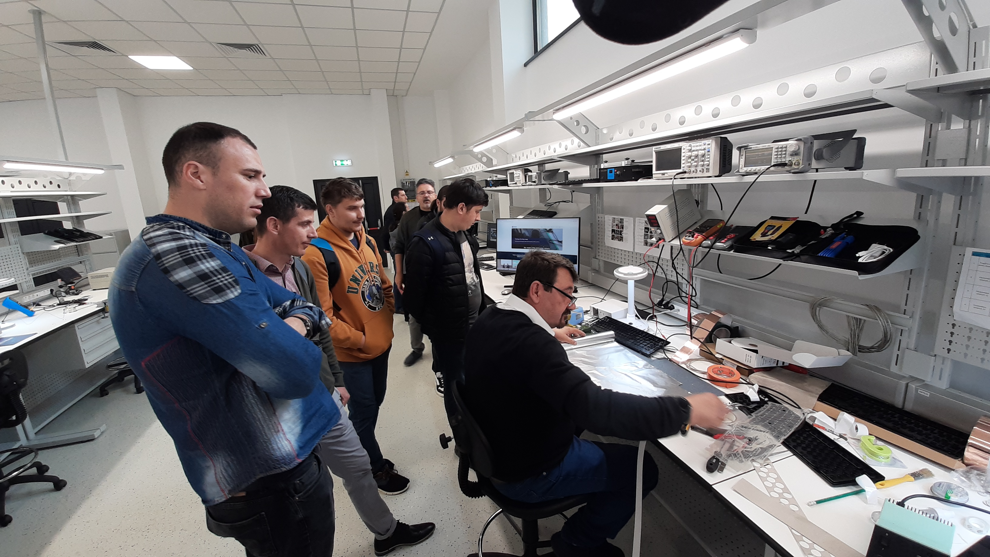 Hală de microproducție pentru echipamentele de CyberSecurity la Universitatea „Dunărea de Jos” (FOTO și VIDEO)