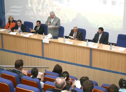 Absolvenţii Danubius, reuniţi într-o asociaţie