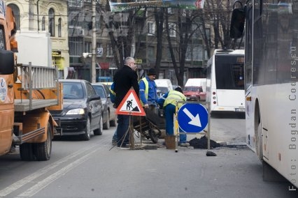 Trafic paralizat din cauza asfaltărilor 