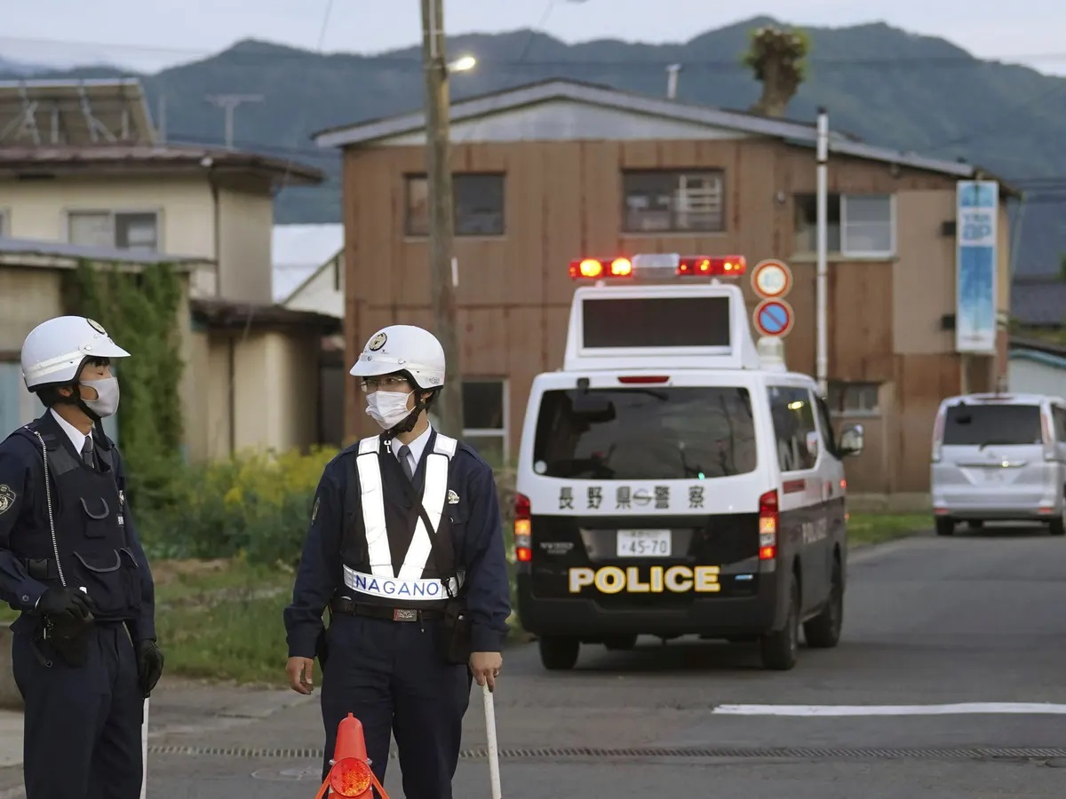 Doi polițiști și două femei, morți într-un atac armat rar în Japonia
