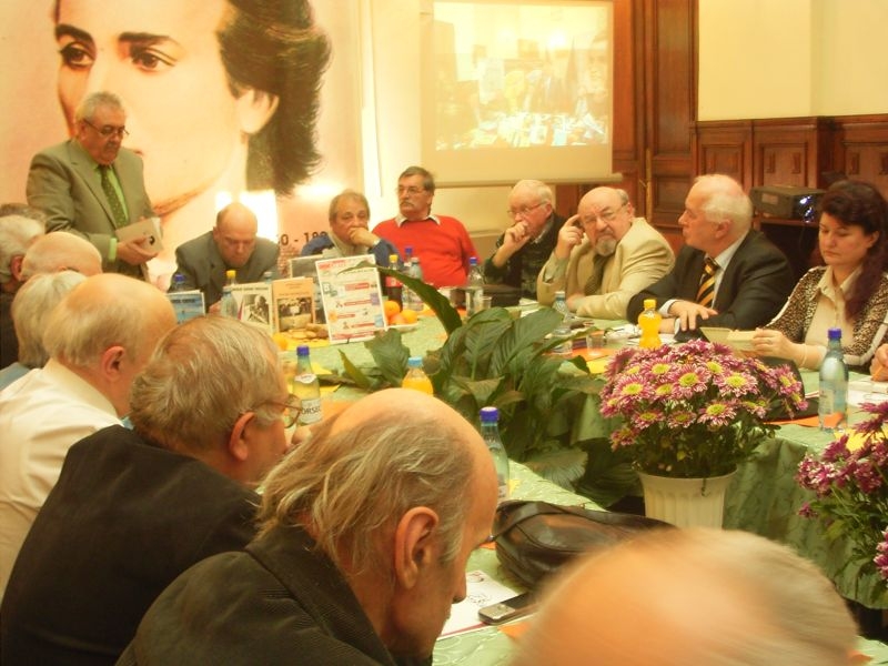 Lansări la "V.A. Urechia": Echipaj mixt pe "puntea" Axis libri