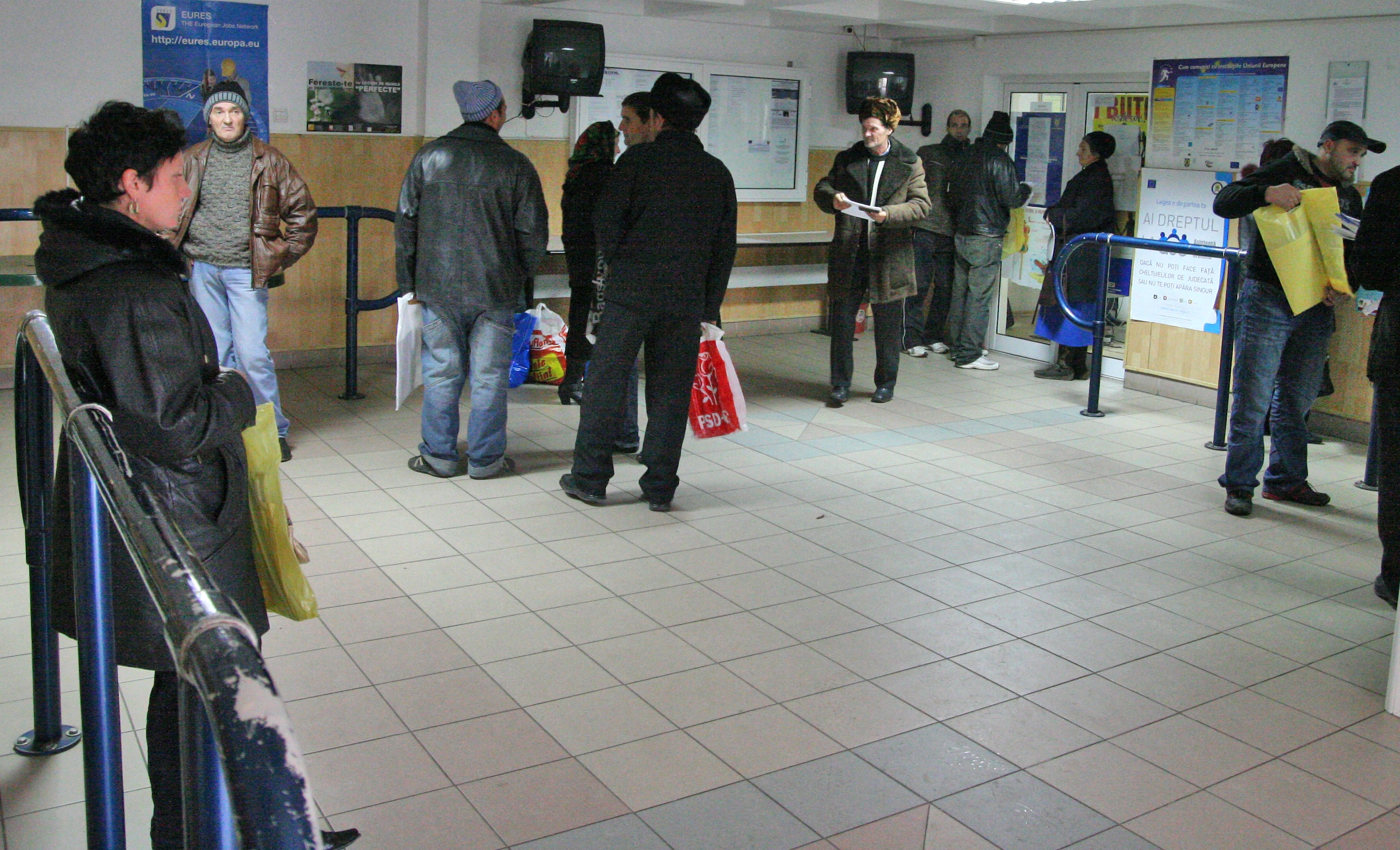 LOCURI DE MUNCĂ/ Peste 1.500 de posturi în străinătate