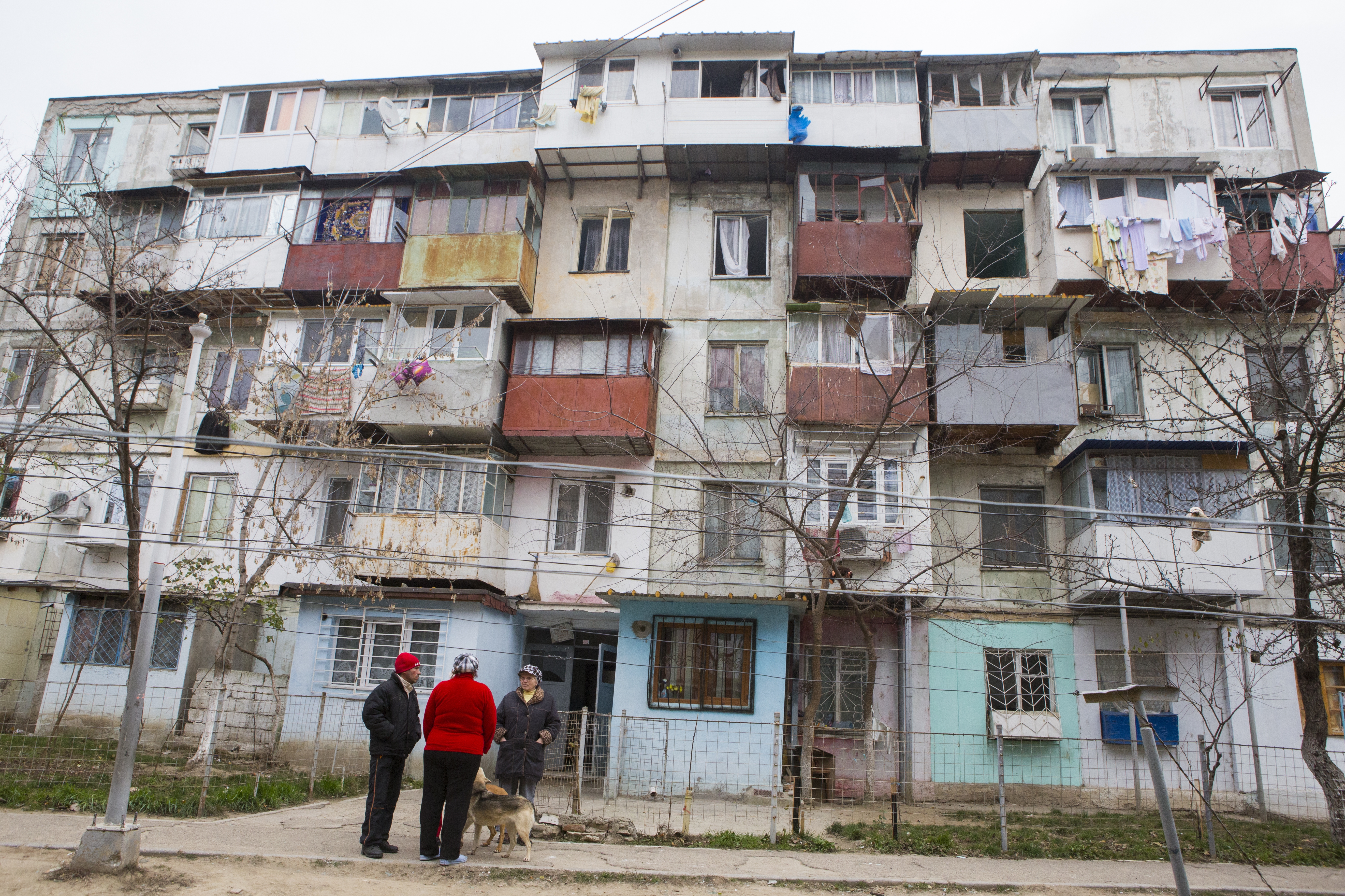 TRAS LA RĂSPUNDERE după ce a DISTRUS 25 de apartamente