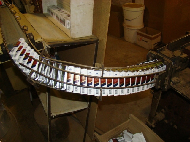 13 fabrici clandestine de ţigări în estul şi centrul ţării 