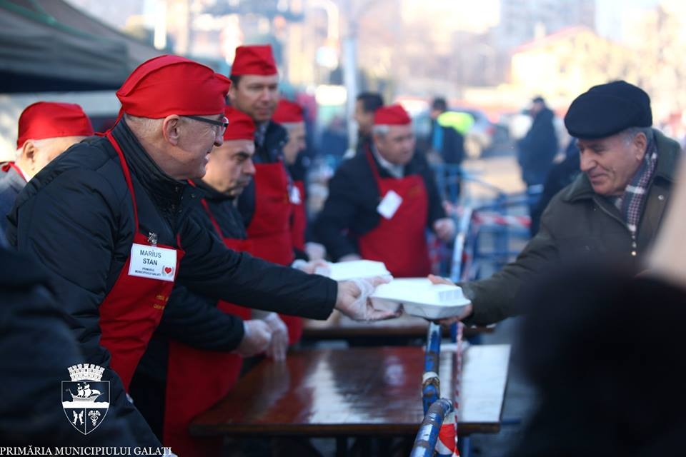 Gălăţenii sărmani, invitaţi la POMANA PORCULUI/ Unde şi când va avea loc "Crăciunul Inimilor"