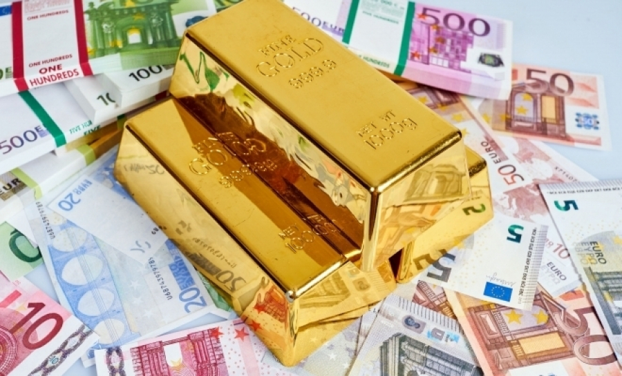 Euro stagnează aproape de 5,09 lei, aurul atinge un nou record