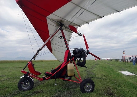 Pilotul unui motodeltaplan a fost rănit grav, după ce a ratat o aterizare la mitingul aviatic de la Vădeni