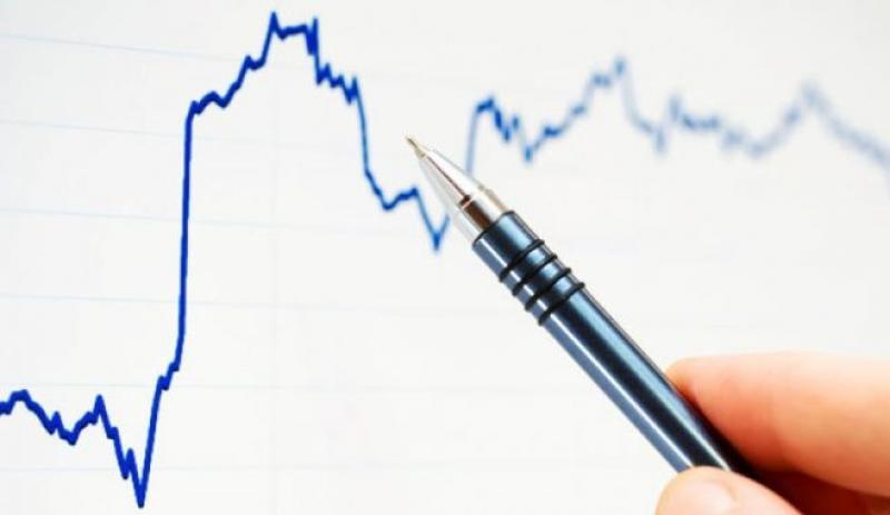 Oficialii, optimişti, jucătorii bancari, prudenţi