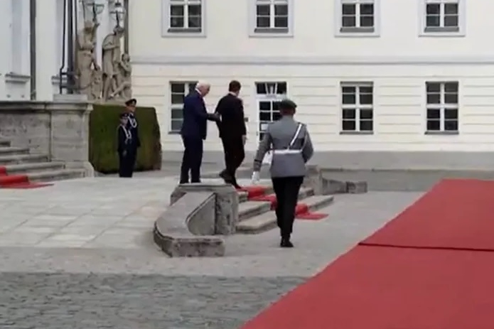 Harta războiului, redesenată de SunȚoiu