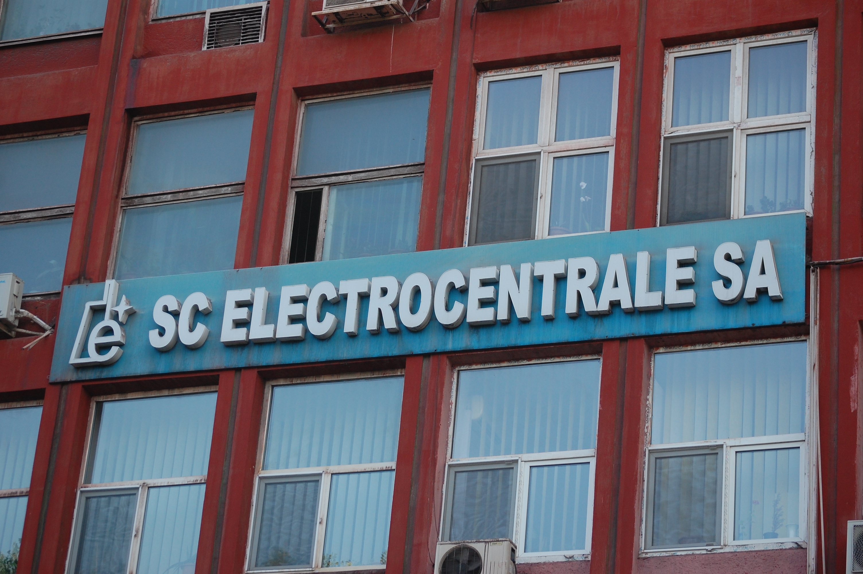 ANGAJAŢII Electrocentrale au PIERDUT DREPTURI pe bandă rulantă