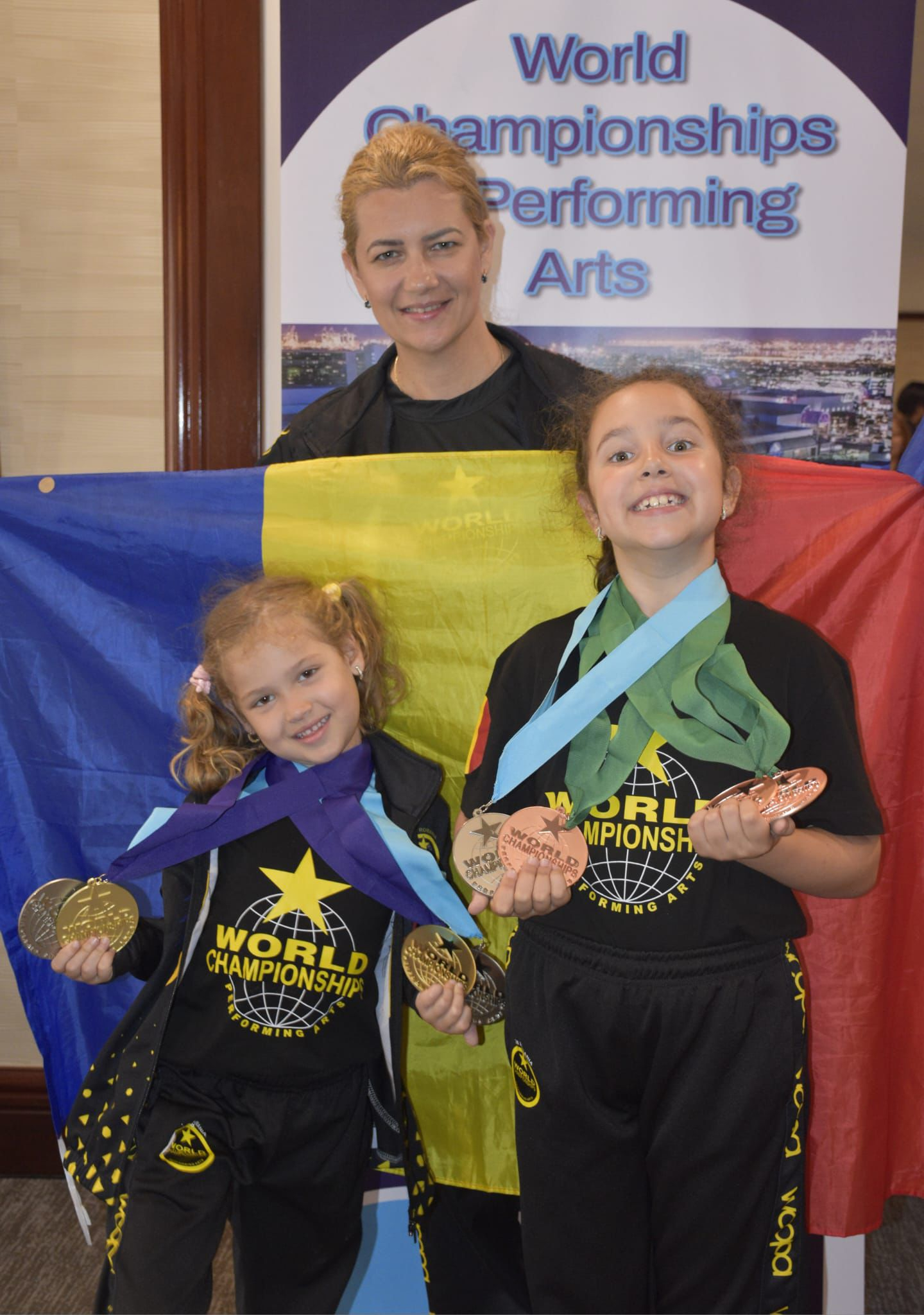 Două gălăţence, medaliate pentru minte, talent şi graţie în SUA (FOTO și VIDEO)