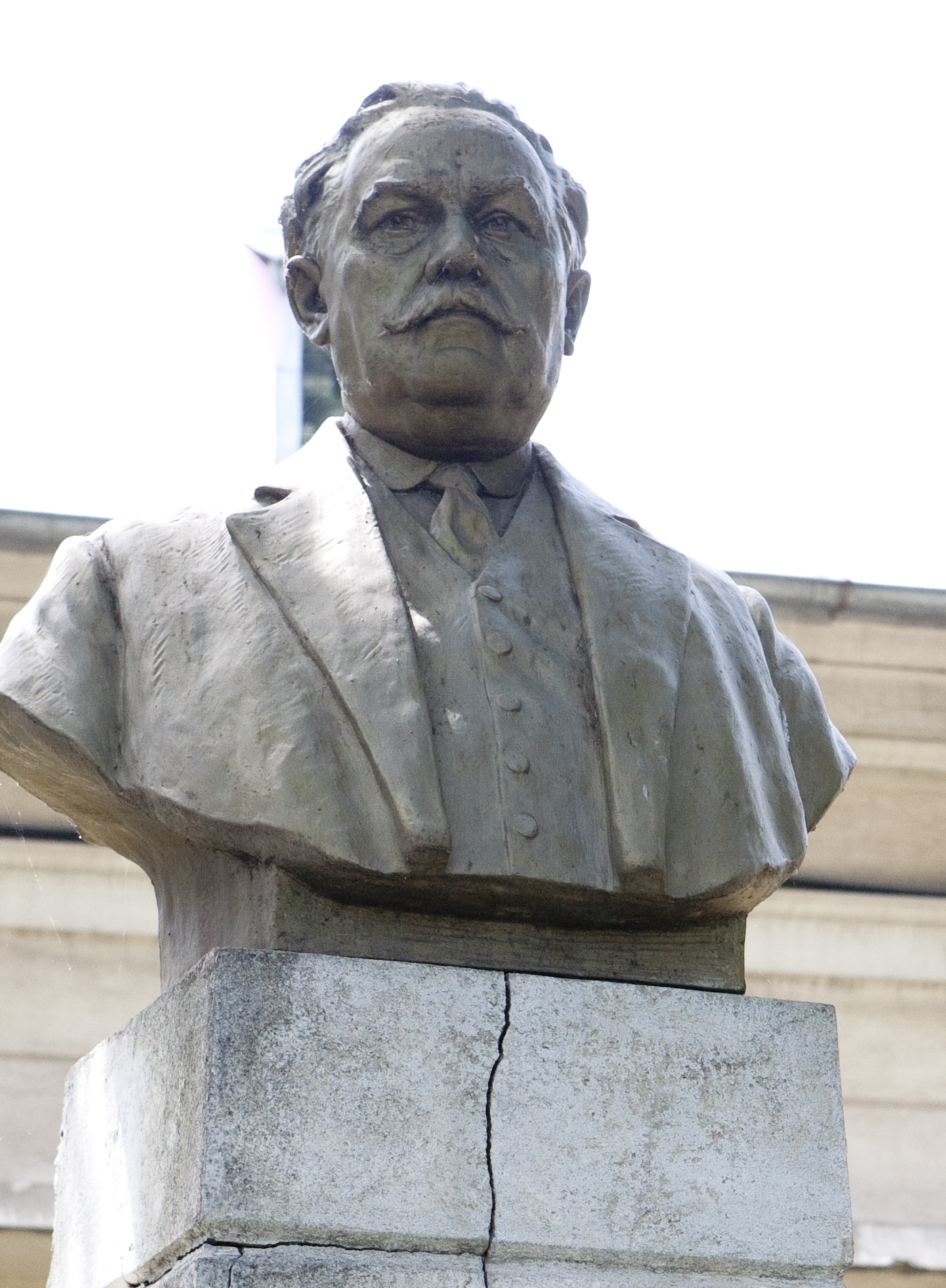 COMORI DE PATRIMONIU | Medicul care a adus chirurgia la Galaţi