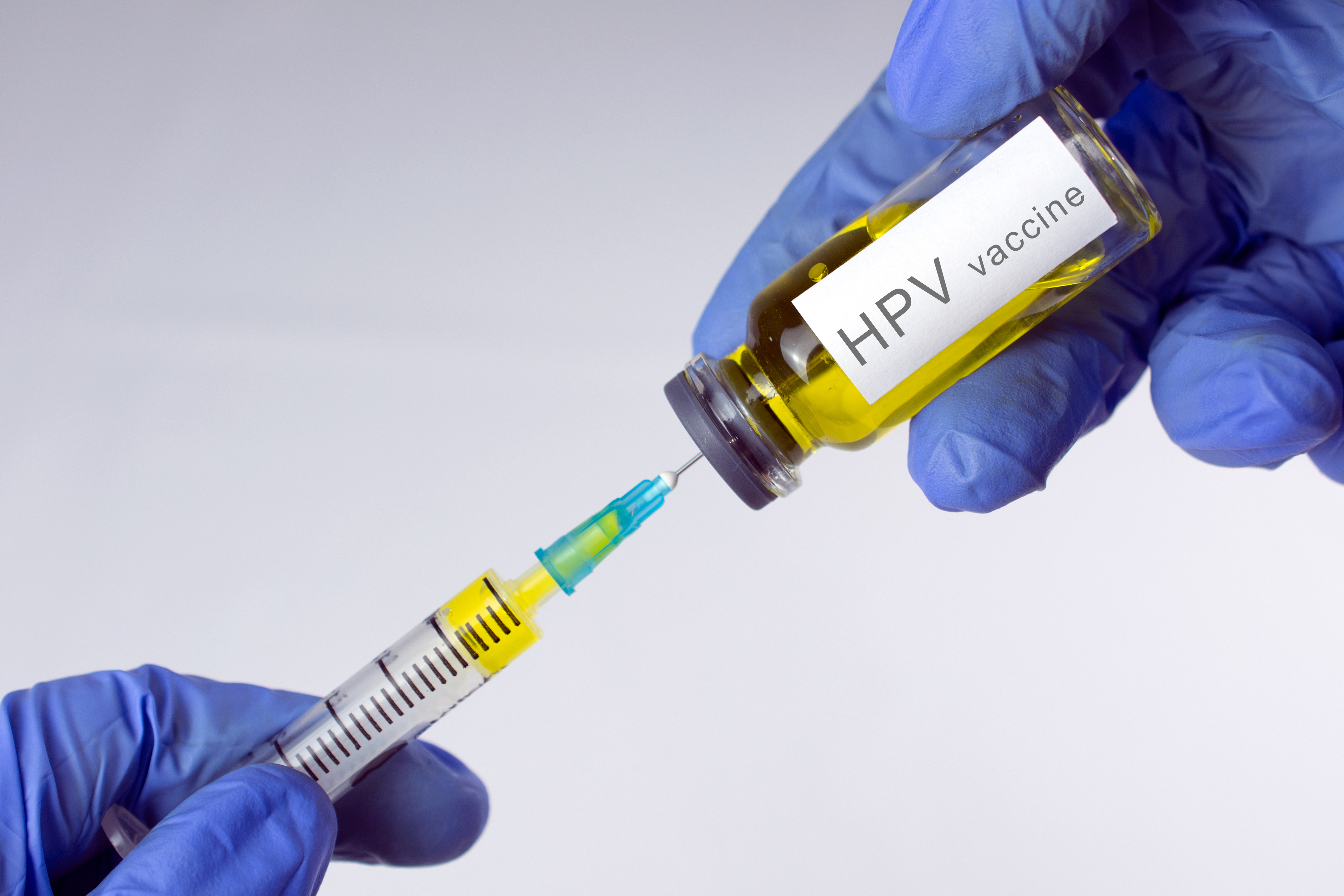 Guvernul extinde vaccinarea anti HPV