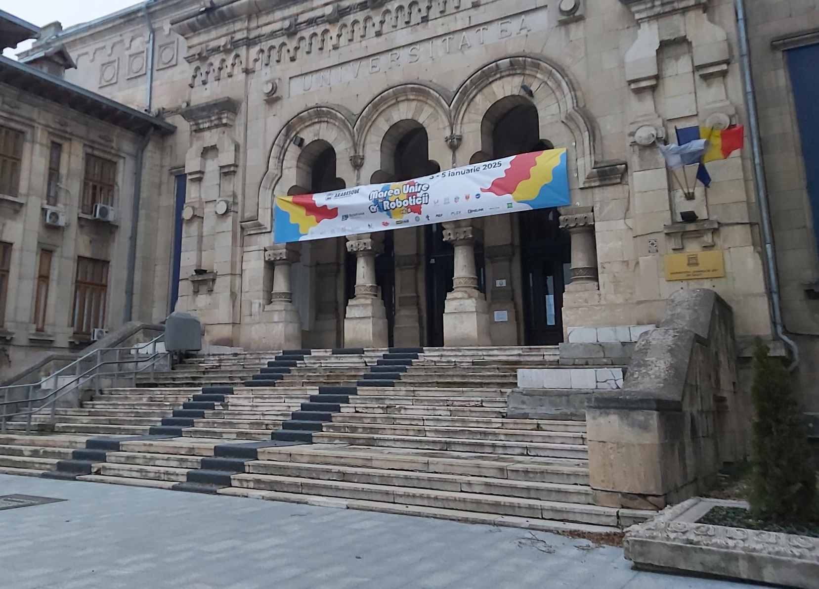 Competiție demonstrativă de robotică, la Universitatea "Dunărea de Jos"