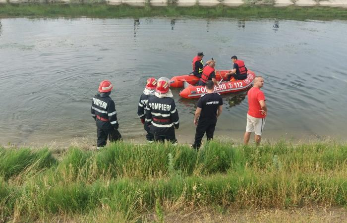Bărbat găsit înecat într-un canal de irigații
