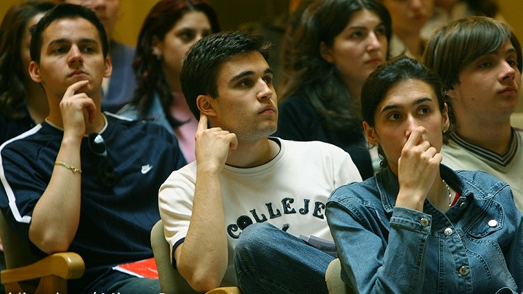 Aproape 900 de gălăţeni au terminat o facultate, dar momentan sunt şomeri