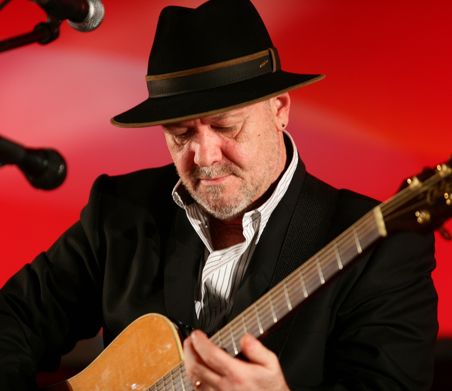 La 40 de ani de carieră/ Nicu Alifantis, în concert la Dramatic