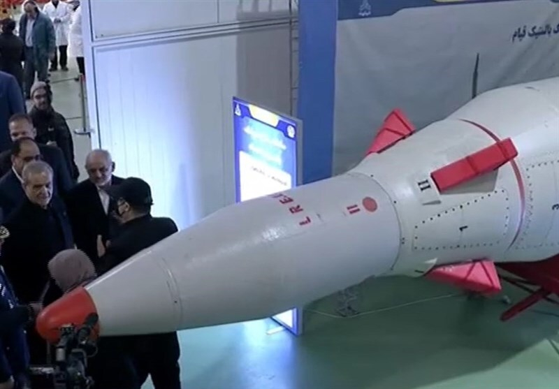 Iranul etalează noi rachete cu rază lungă de acțiune