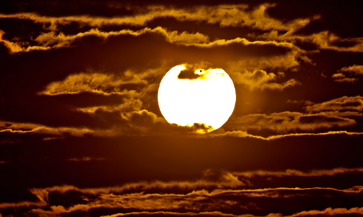 Spectacol astronomic pe terasa Shopping City