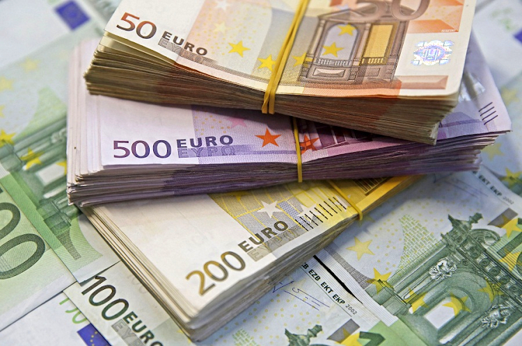 Analiză. Euro se apropie de 4,84 lei