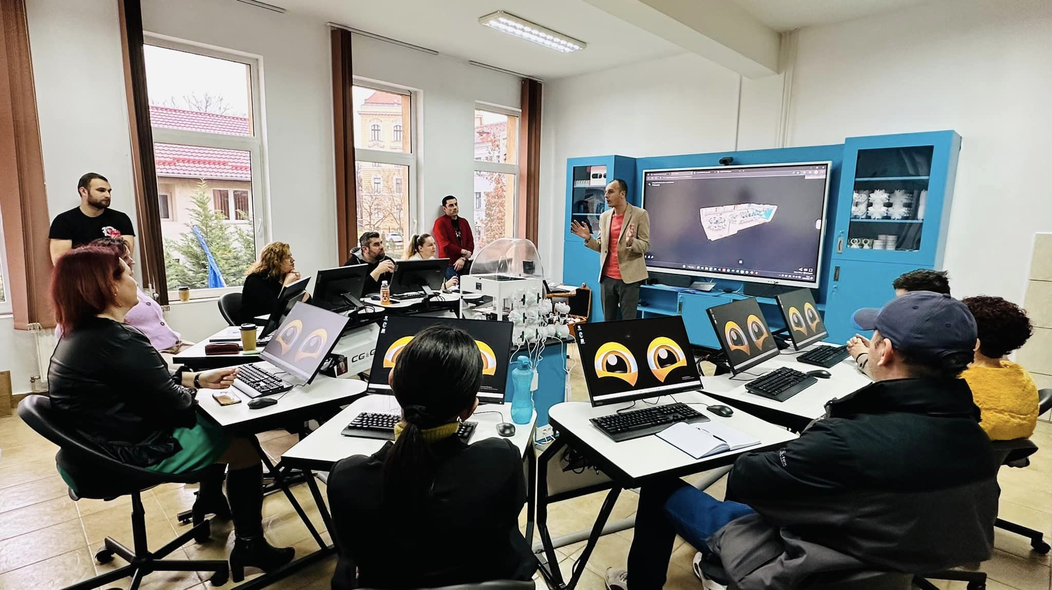 Fonduri pentru laboratoare Smart în licee