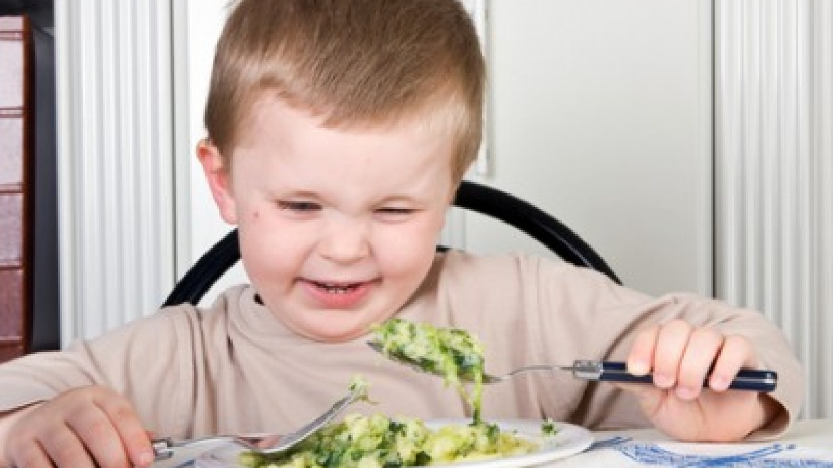 Trucuri pentru hrănirea copilului mofturos