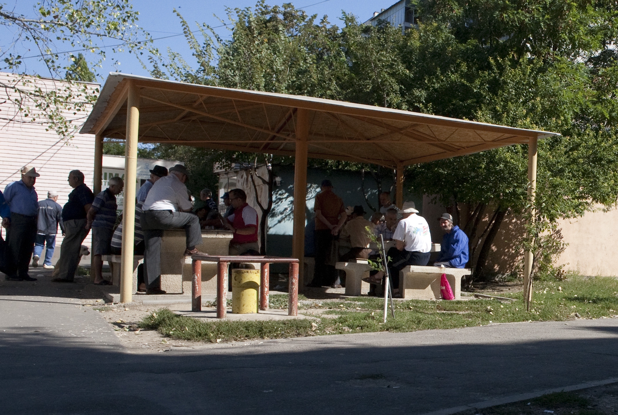 Recreere pe scara blocului - Nici copiii, nici vârstnicii nu au loc