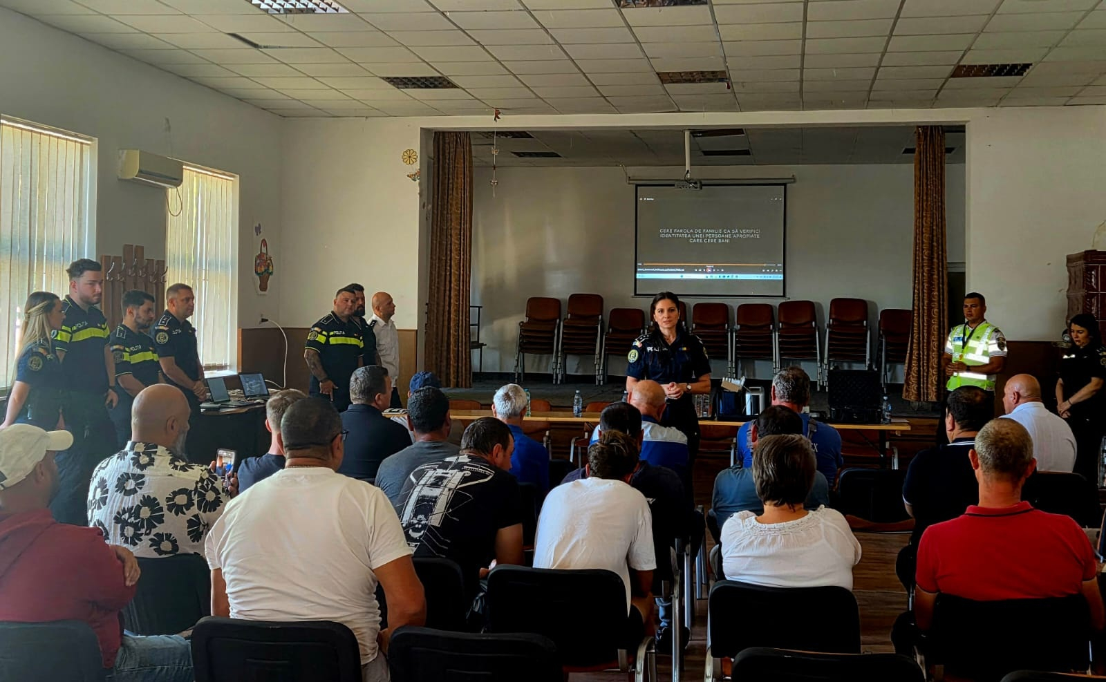 Polițiștii gălățeni, în dialog cu cetățenii din Băneasa