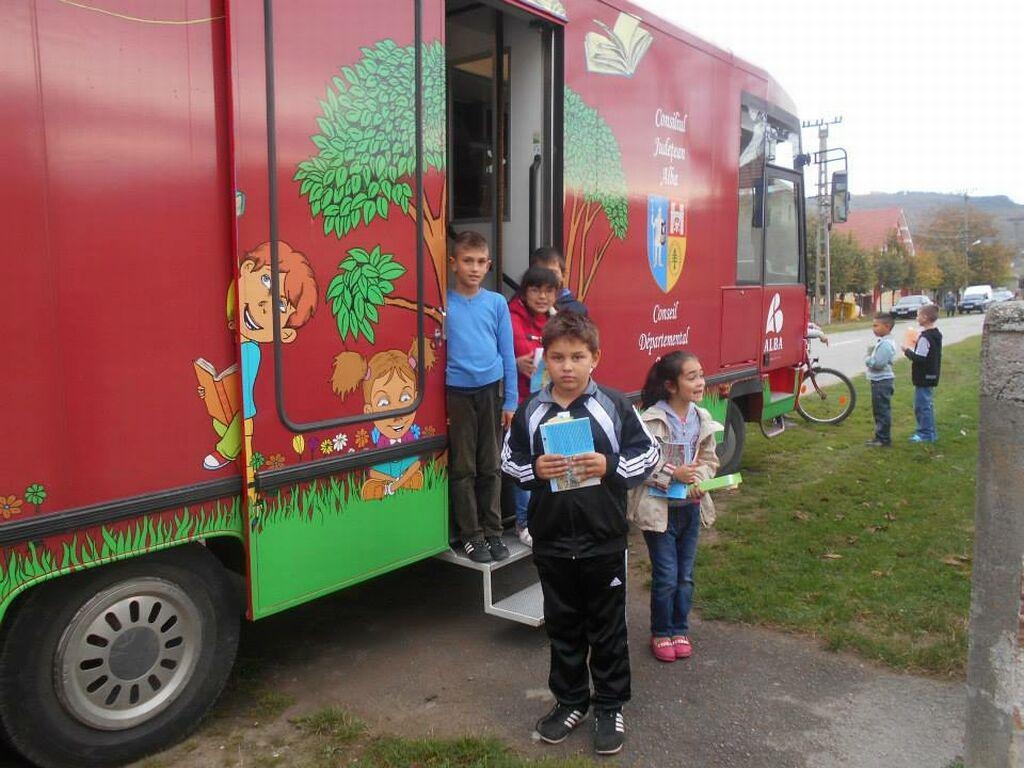 Idei bune din perioada comunistă. Să revină BIBLIOBUZUL!