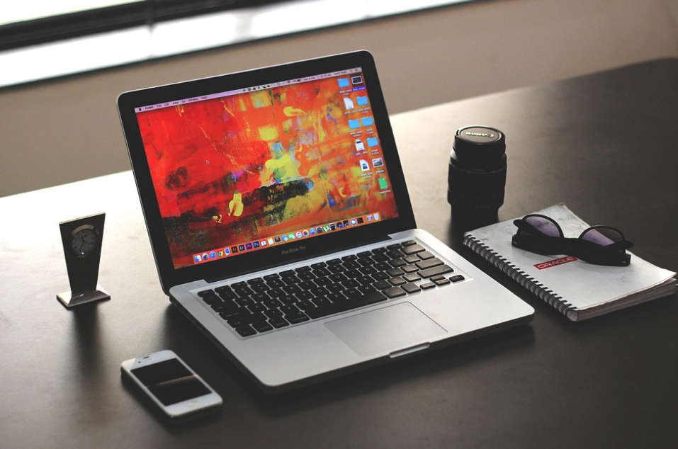 Cum poate ajuta ChatGPT în munca de zi cu zi