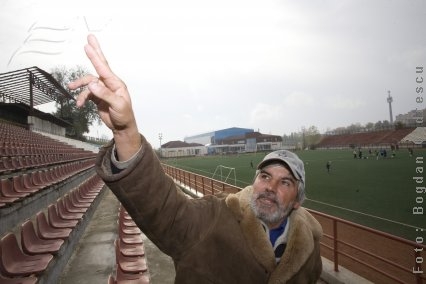 Petru Cibotaru - omul care doarme pe stadion!