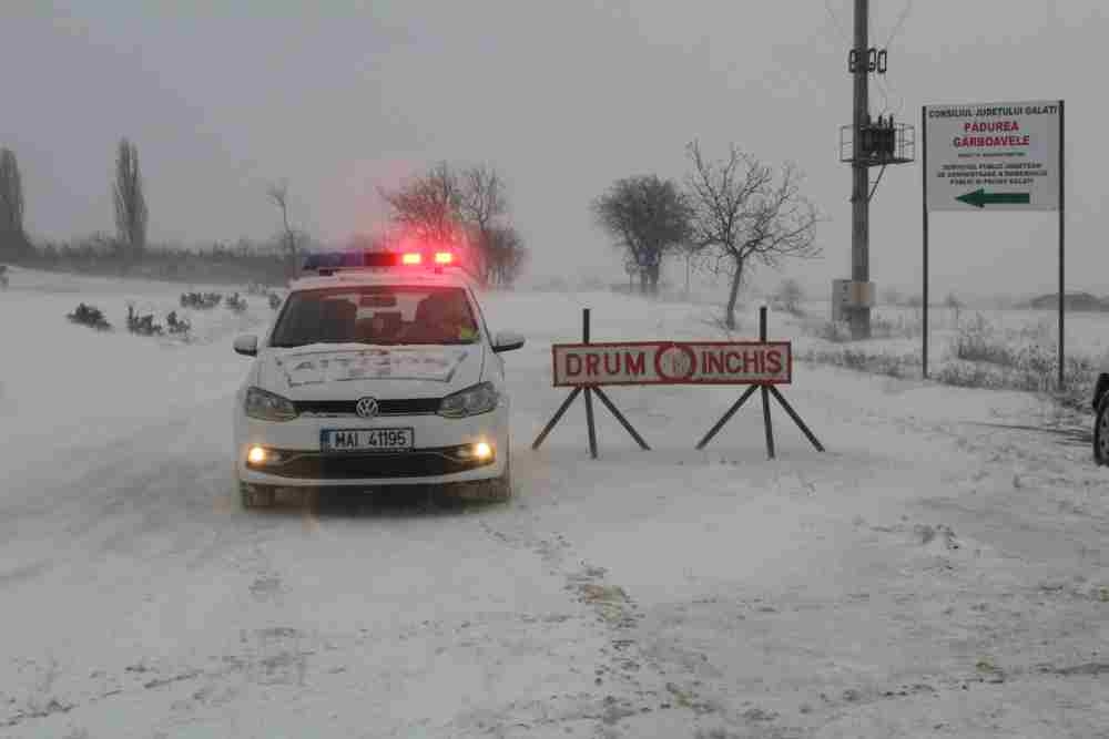 Nu are cine să ne deszăpezească | Drumurile naţionale, "descoperite" în prag de iarnă
