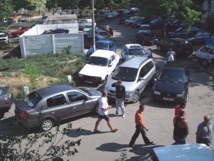 Cine îndrăzneşte să facă treabă?