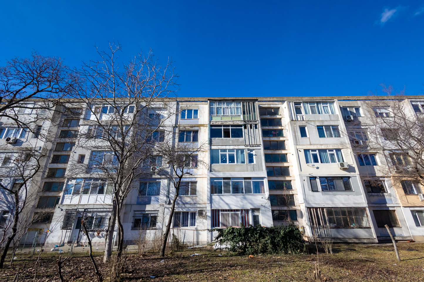 Licitație pentru renovarea blocului E5 din Țiglina II