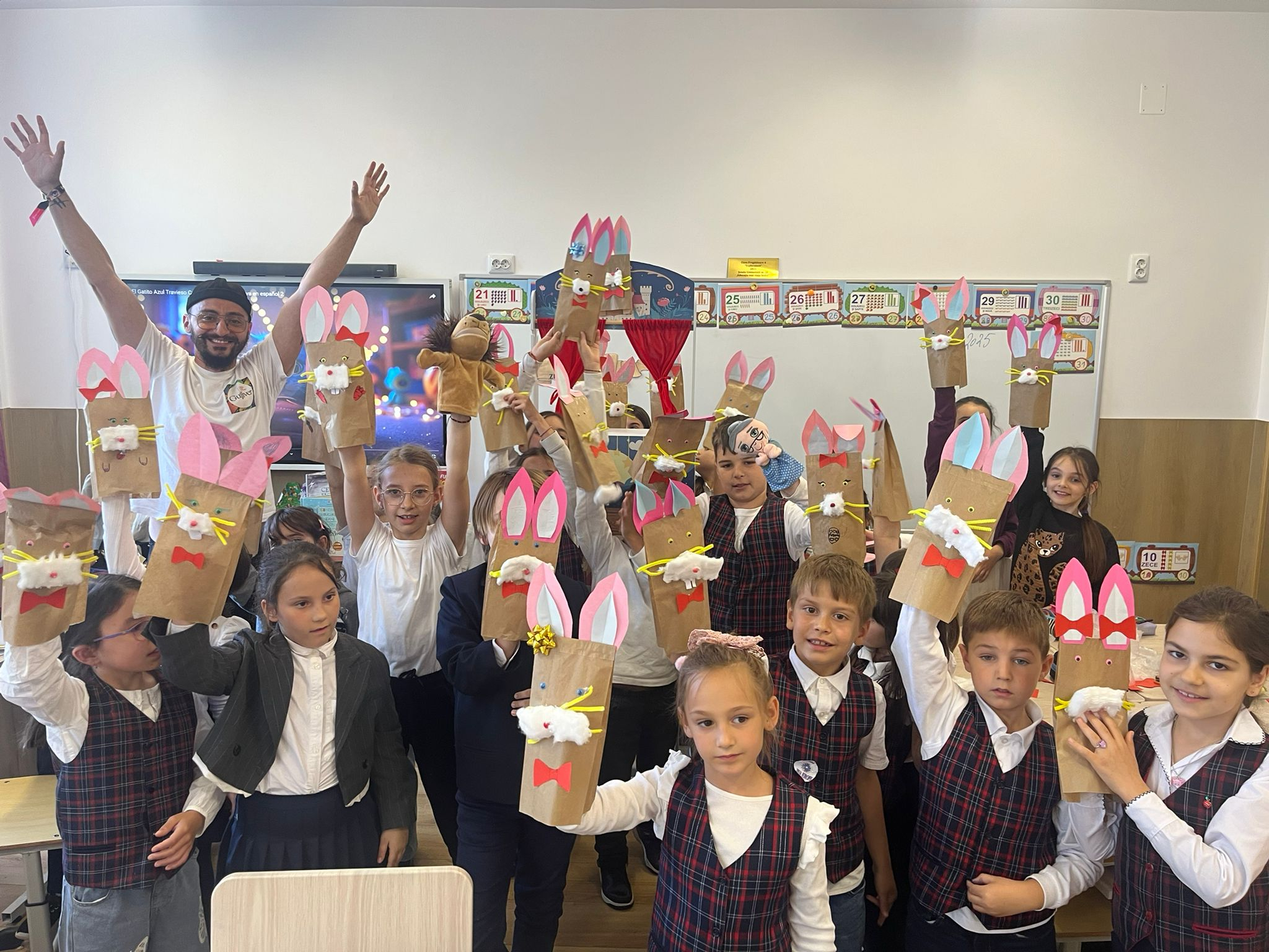 Micii păpuşari de la Şcoala Gimnazială Nr. 28