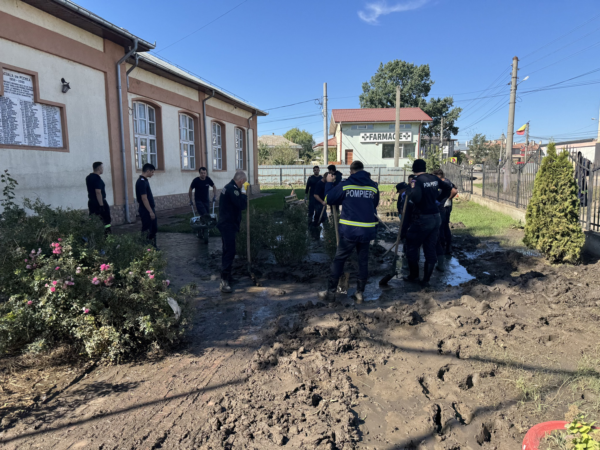 Solicitare de fonduri pentru refacerea școlilor și dispensarelor