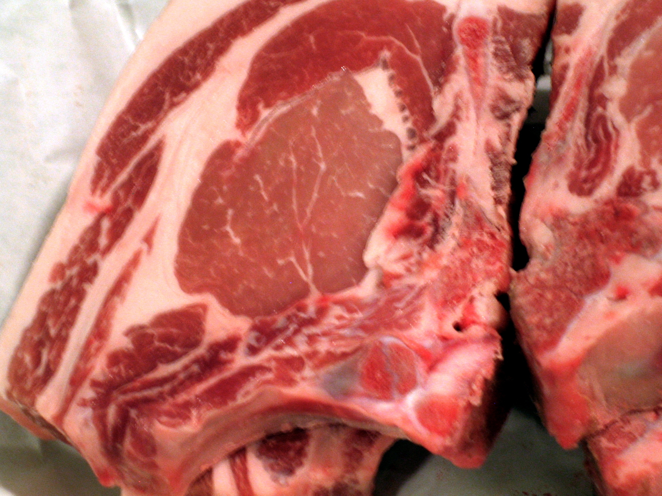 Cât vom PLĂTI, la iarnă, pe CARNEA de porc