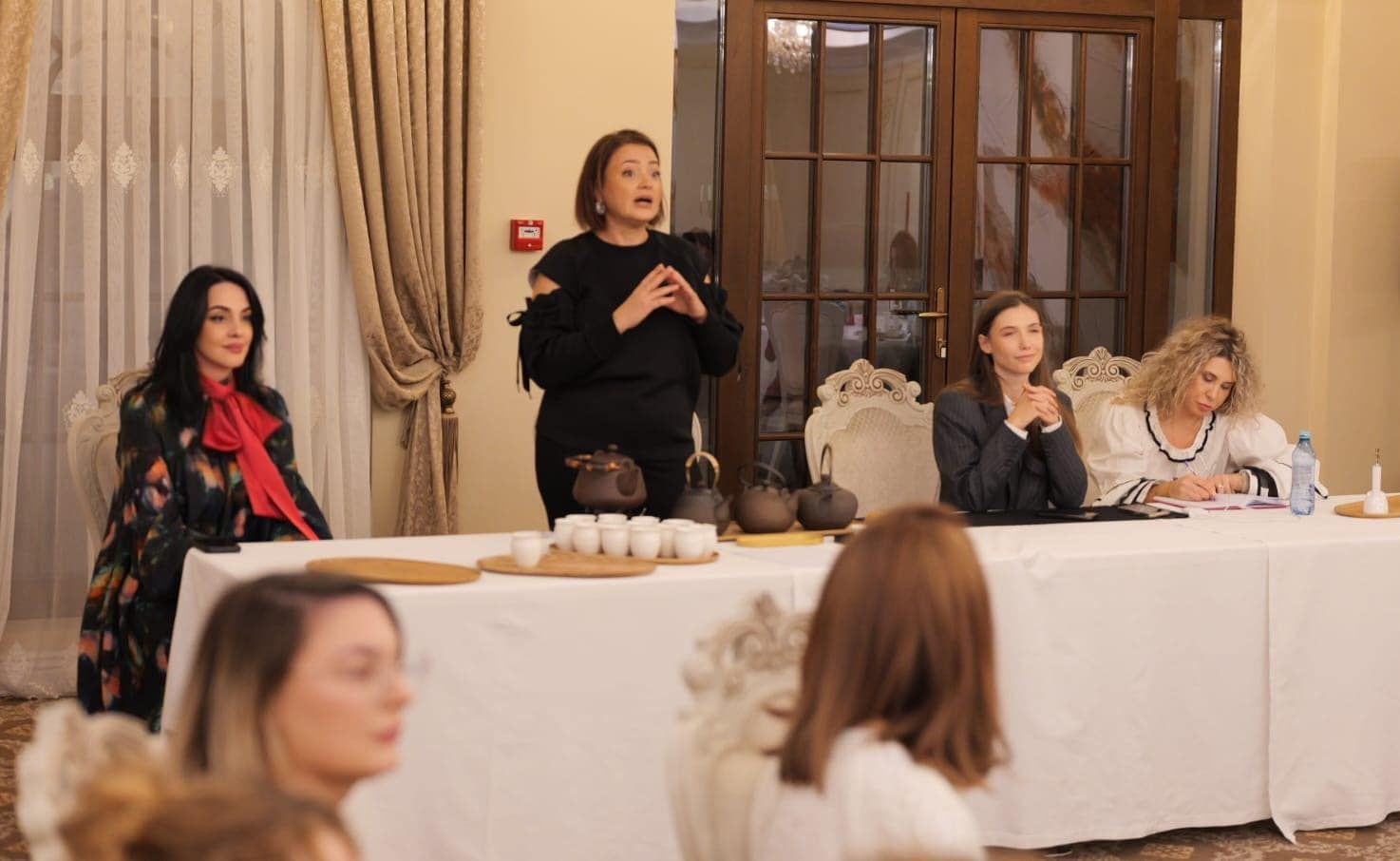 Cristina Bâtlan, din „Imperiul Leilor”, la Galaţi. Un eveniment cald şi plin de inspiraţie pentru doamne (FOTO)