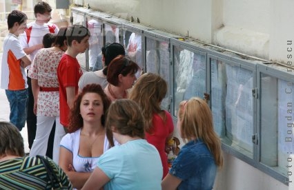 Azi, proba scrisă la română