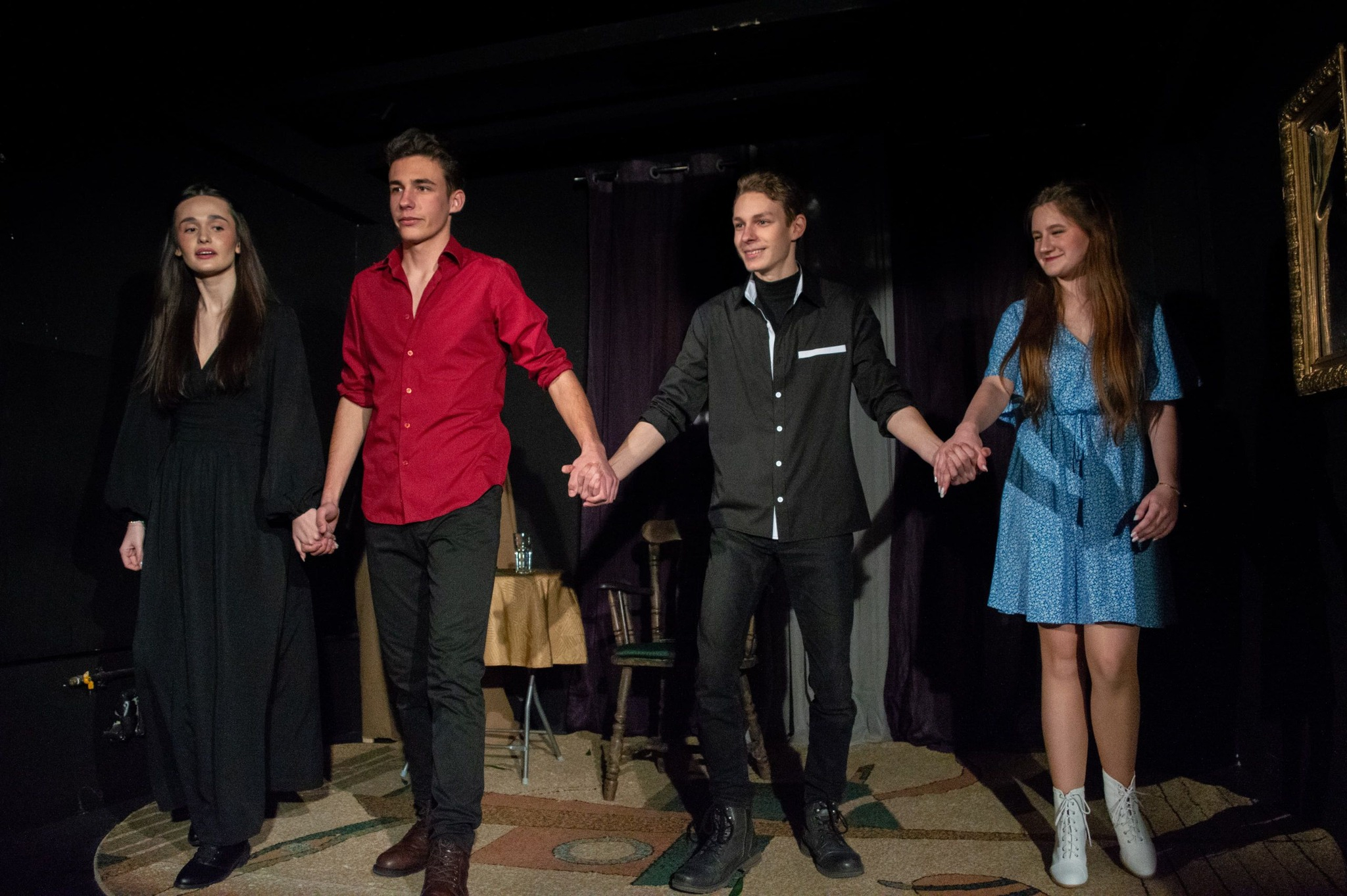 „Poveşti de dragoste” cu scântei şi mult haz. Aplauze la scenă deschisă pentru JoY ART Theatre Junior (FOTO)