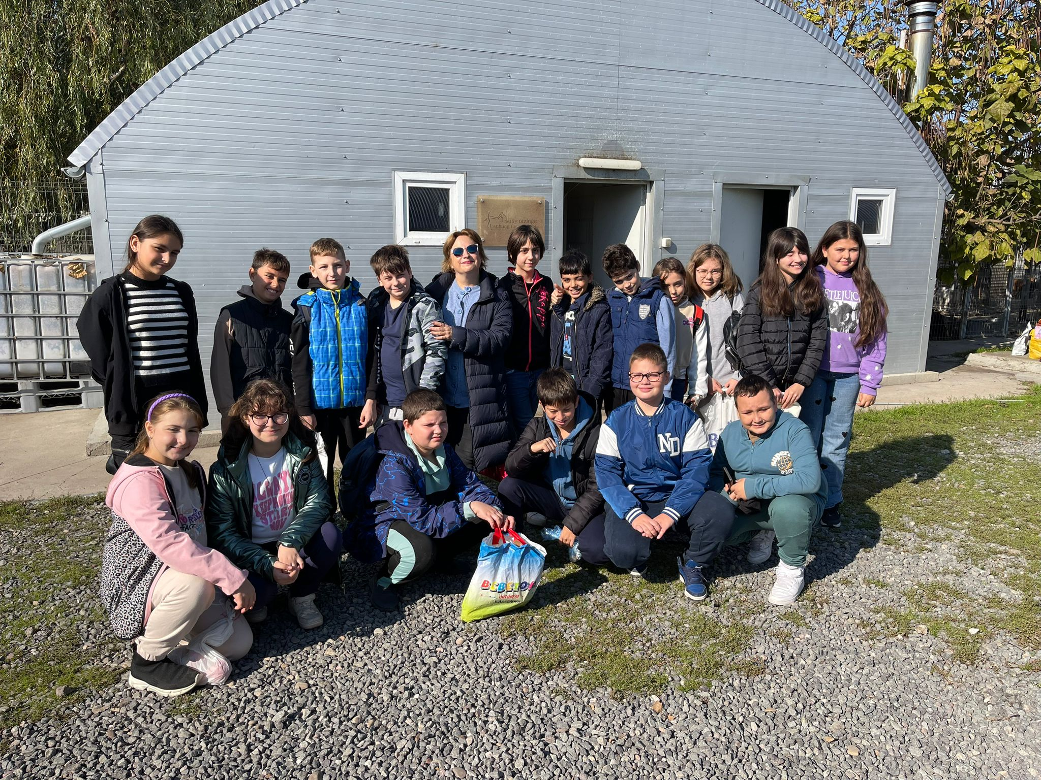 Elevii de la Liceul de Arte, în vizită la „Help Lăbuș”