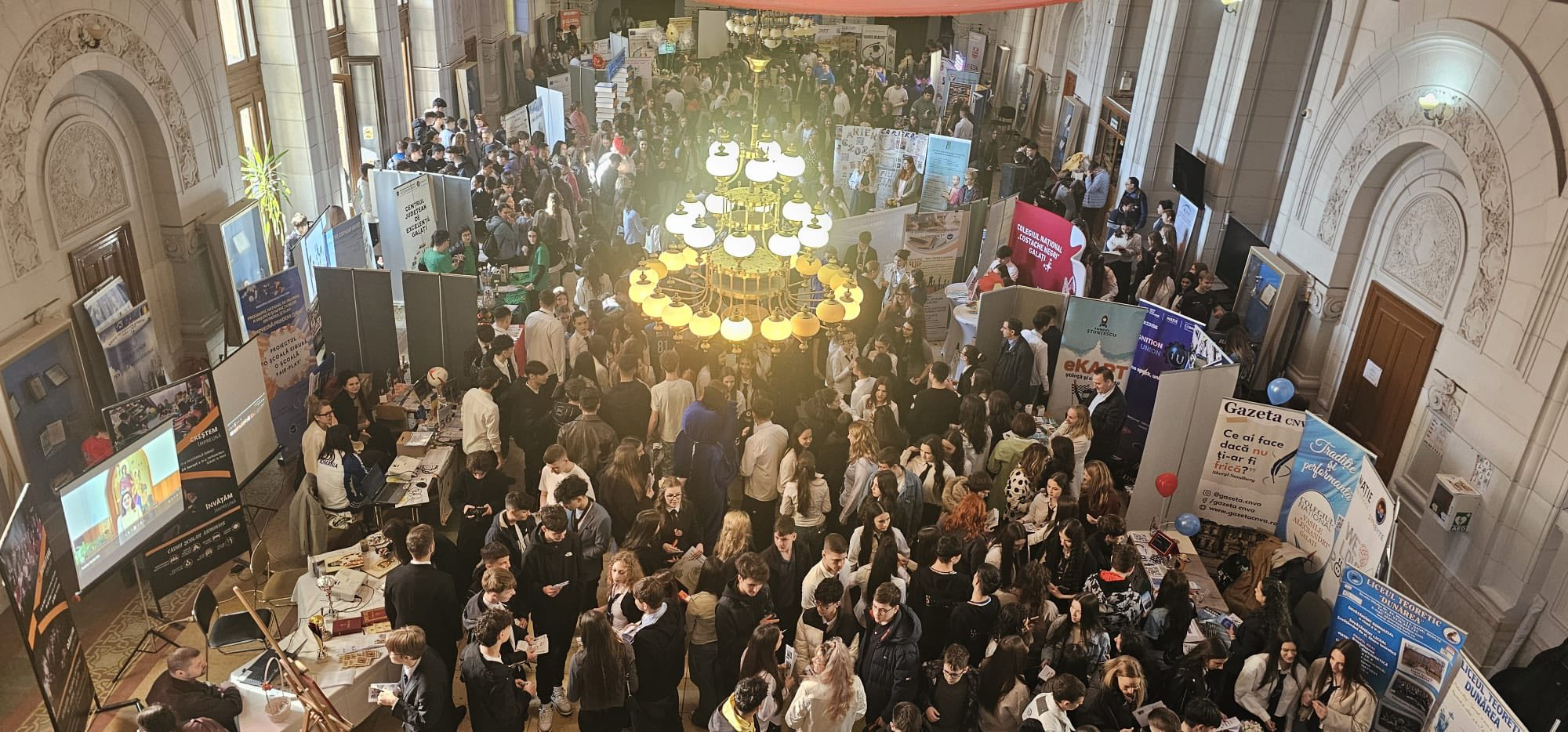 La Târgul „Cariera 2026”, sute de elevi în căutarea liceului potrivit