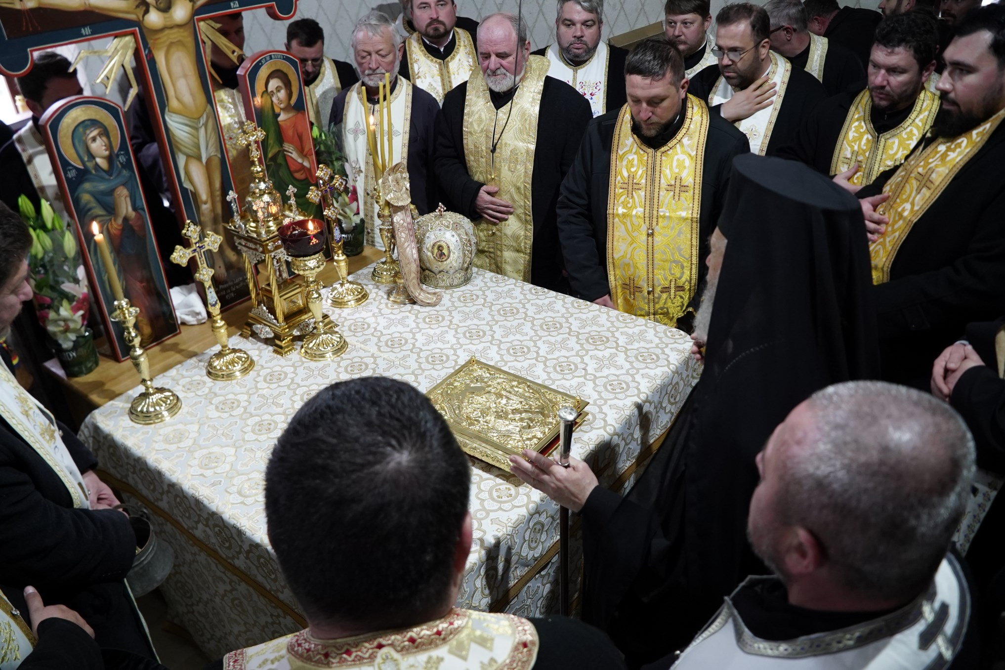 Sfințirea bisericii parohiale „Sf. Arhangheli Mihail și Gavriil” din Corni (foto)