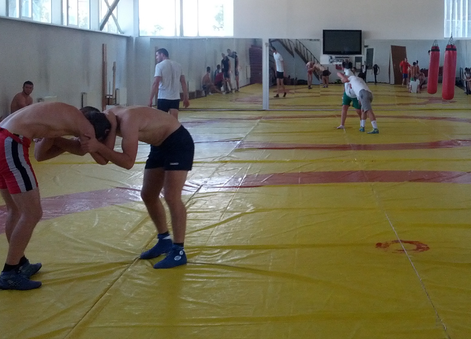 Pregătirile luptătorilor de la Dunărea. Din sportul gălățean