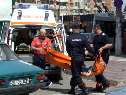 Bărbat de 72 de ani, leşinat la rând la Finanţe 