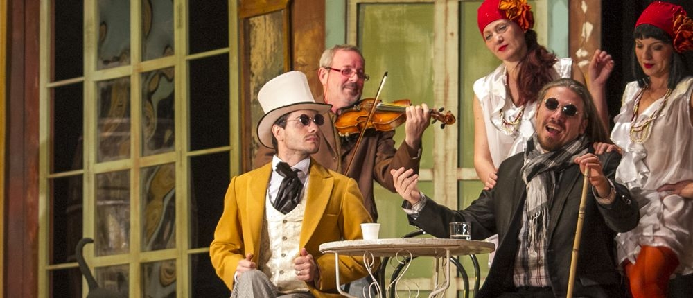 Dans, umor şi politica amorului, în „Văduva veselă", la Teatrul Muzical